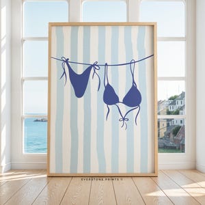Sommer Bikini Print | Coastal Aesthetic Poster, Stranddruck, Bikini auf der Wäscheleine, Trendy Wandkunst, Preppy Print, Beachy Wandkunst