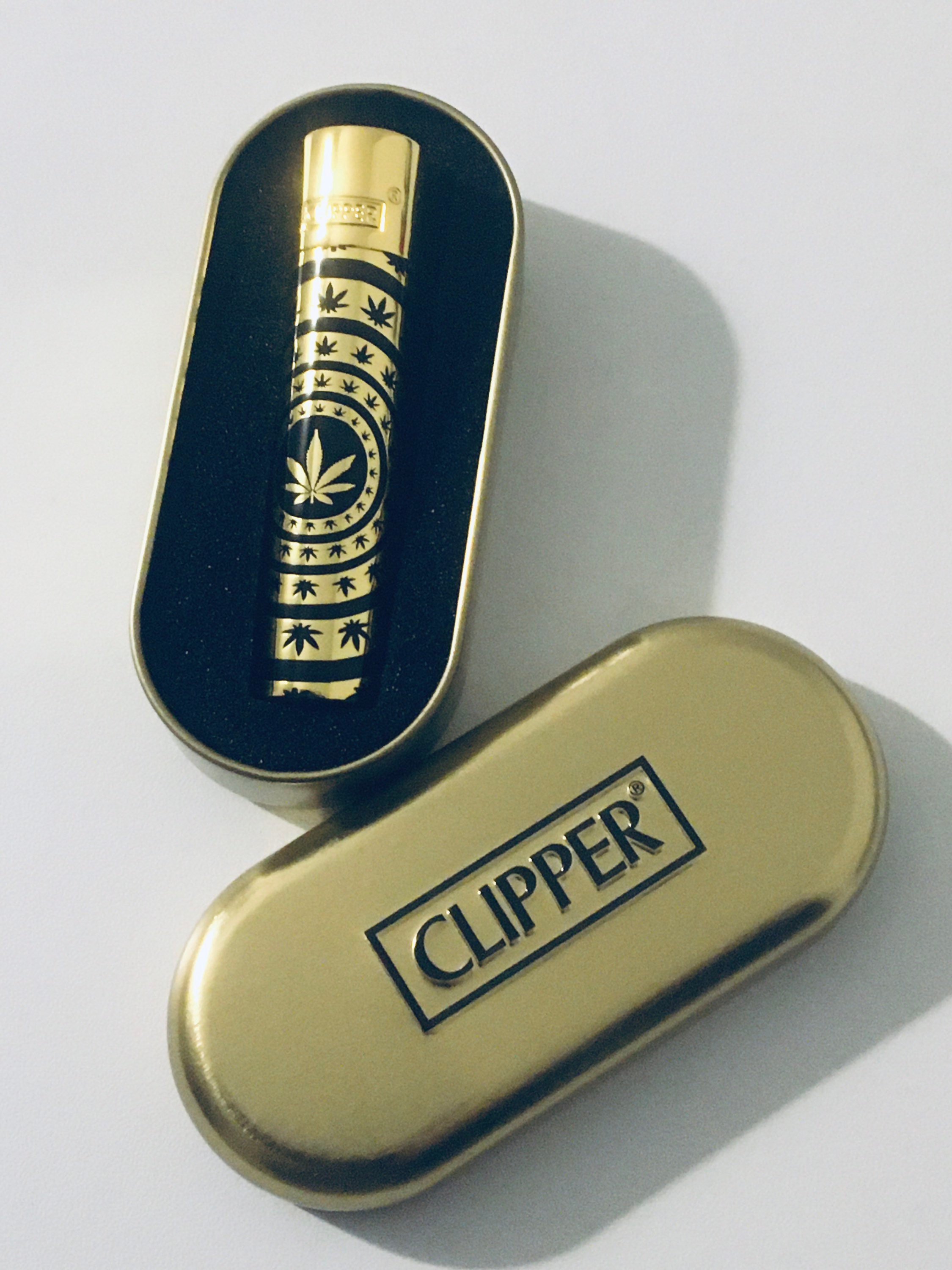 sandsynligt Klemme Baron Gold and Black Design Clipper Lighter With Tin Case Christmas - Etsy