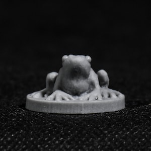 Frog miniature, hand made, 25mm base | RPG mini | DnD | Pathfinder | Fantasy | 28mm-32mm scale
