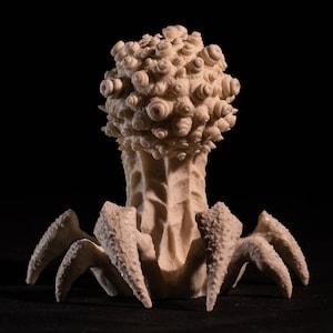 Ogdru Hem inspired Sculpture - Resin Kit - Kaiju Monster Miniature - 17 cm tall