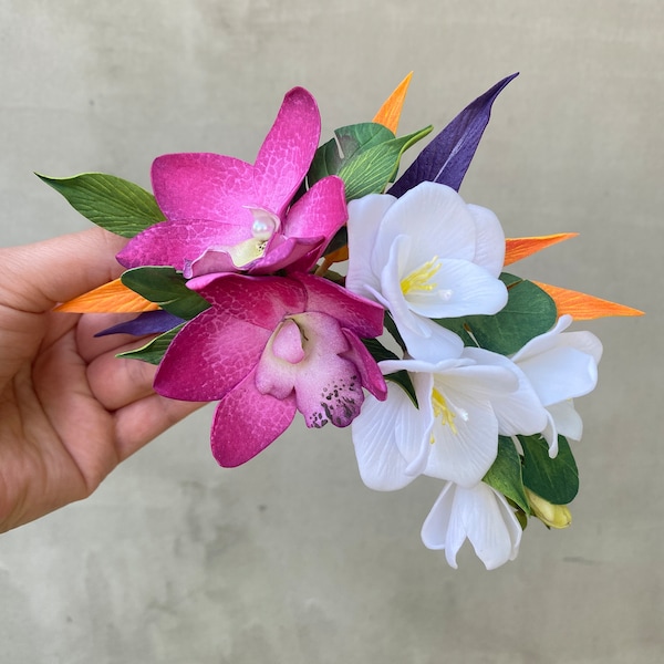 Pince à cheveux de mariage sur la plage Pièce de cheveux de mariée fleurs tropicales Bandeau rouge blanc et bleu Fête de fiançailles Orchidée lys palmiers Monstera