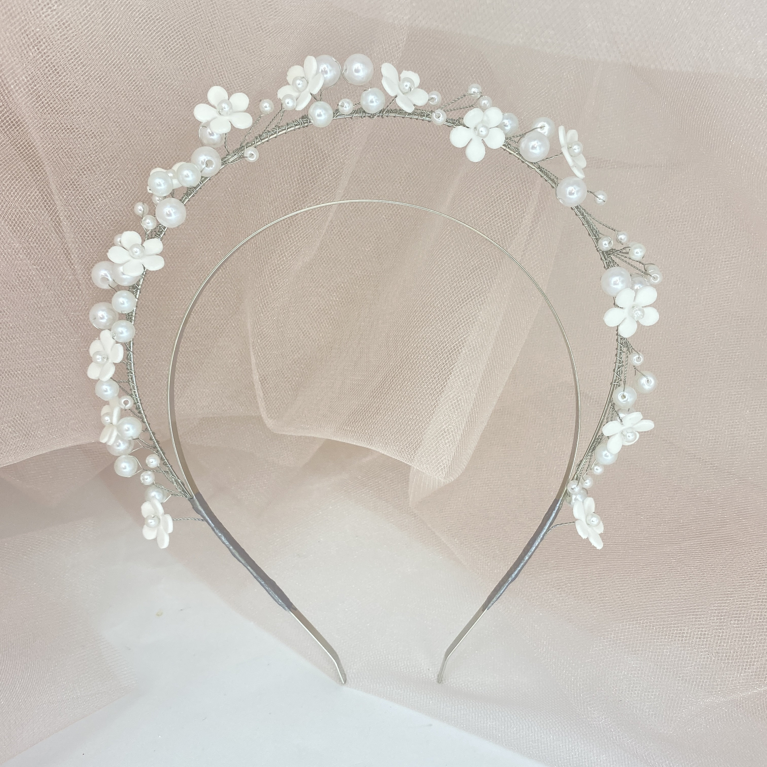 2pcs Bandeaux Fleur Couronne Guirlande Fleur Cheveux Artificiel Serre Tête Headband Floral Fleurs Séchées Accessoires de Coiffure pour Fête Mariage Femmes Filles (Blanc+Beige