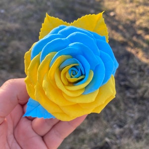 Ukraine brooch pin Ukrainian flag flower brooch Stand with Ukraine