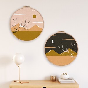2er Set Tag und Nacht Wohndekor, Boho Wandbehang, Sonne und Mond Wanddekor, Leinwand Wandkunst, Terrakotta Kunst, Wüstendekor, runder Rahmen