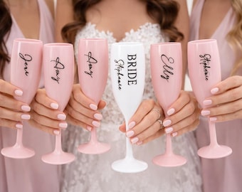 Personalized Bridal Party Champagne Flutes, Bridesmaid Proposal Gift, Custom Name Champagne Glass, Bride Cup, Bachelorette Party Cups