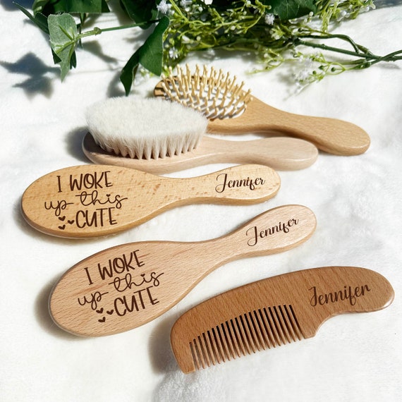 Brosse à Cheveux Pour Bébé Personnalisable En Bois Et Laine De Chèvre - Cadeau De Naissance Ou Baptême