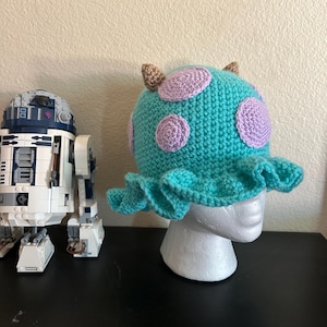 Sully crochet bucket hat