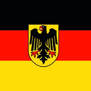Könnte beinhalten: Die Flagge Deutschlands, ein horizontales Tricolor aus Schwarz, Rot und Gold mit einem schwarzen Adler in einem gelben Schild in der Mitte.