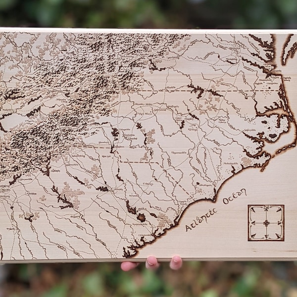 North Carolina-Giclee *AFDRUK* van een op LOTR geïnspireerde, houtgebrande kaart