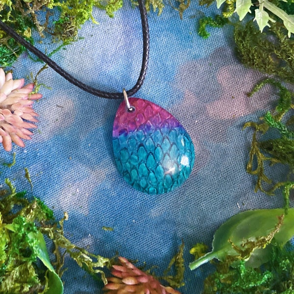 Fantasy dragon egg necklace with real snake shed inside from Red Sonya the bull snake - gift for ttrpg players, geeks, and reptile owners