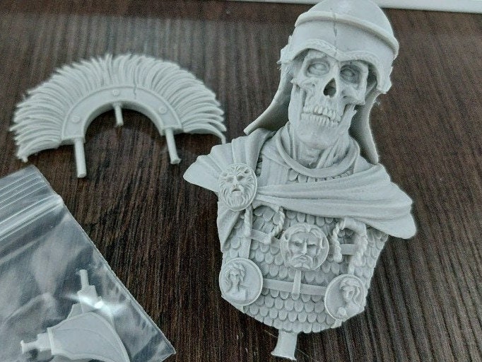 Set of 2 Resin Masquerade Skeleton Busts, Size: Standard