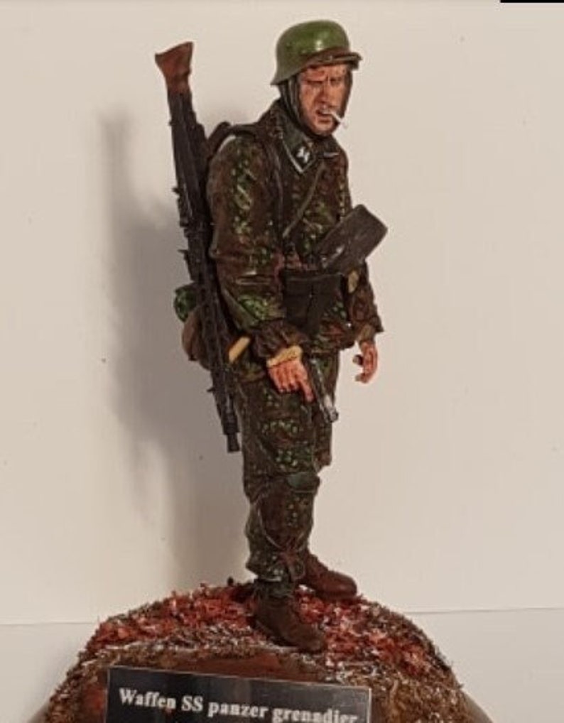 Unpainted with base 1:16 Resin Soldier WWII Figure Model Kit 