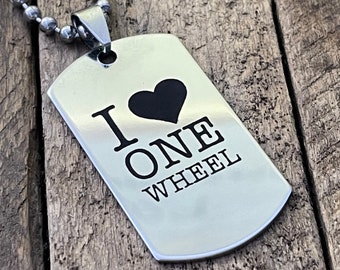 Llavero y collar con placa de identificación para perro de acero inoxidable con el texto "I Love Onewheel" grabado con láser