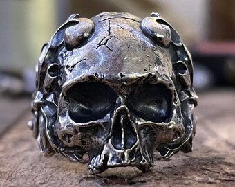 Vintage-Style Skull Ring - Sterling Silver Handmade Jewelry - Edgy and Unique Statement Piece