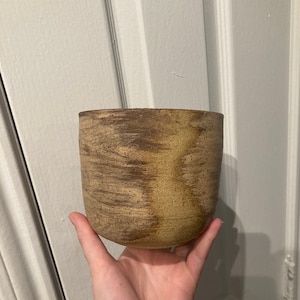 Small - medium pot with drainage