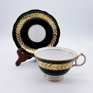 Tasse à Thé et soucoupe Shafford vintage, Japon : Porcelaine noire et blé doré, 1960s