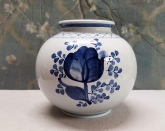 Jarrón antiguo de loza de aluminio Royal Copenhagen, Dinamarca, diseño TRANQUEBAR BLUE, forma de bola de flores, década de 1960.