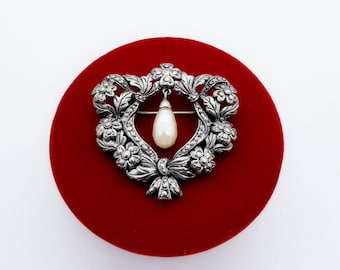 Vintage AVON Renaissance Brooch: Faux Marcasite Pearl, Victorian Revival
