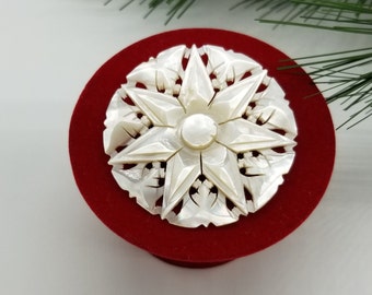 BETHLEHEM Mother of Pearl Hand Carved Star Brooch, Vintage 1950s, Christmas Gift