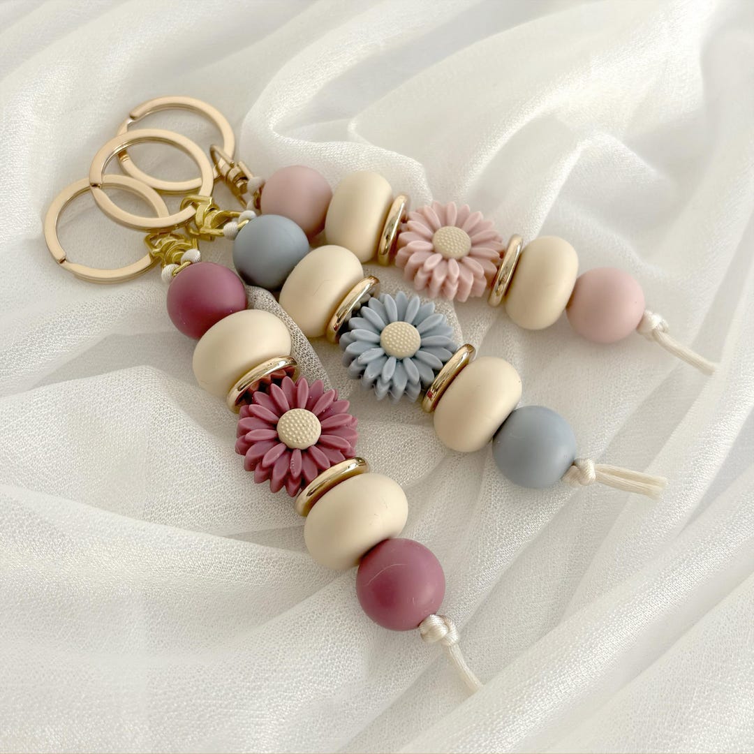 Daisy Pop Keychains (magenta, Baby Blue, Pale Pink) - Etsy