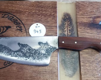 Coltello artigianale francese. Coltello forgiato. Coltello da cucina. Coltello da chef. Coltello di ispirazione giapponese. Temprato. Fabbro.