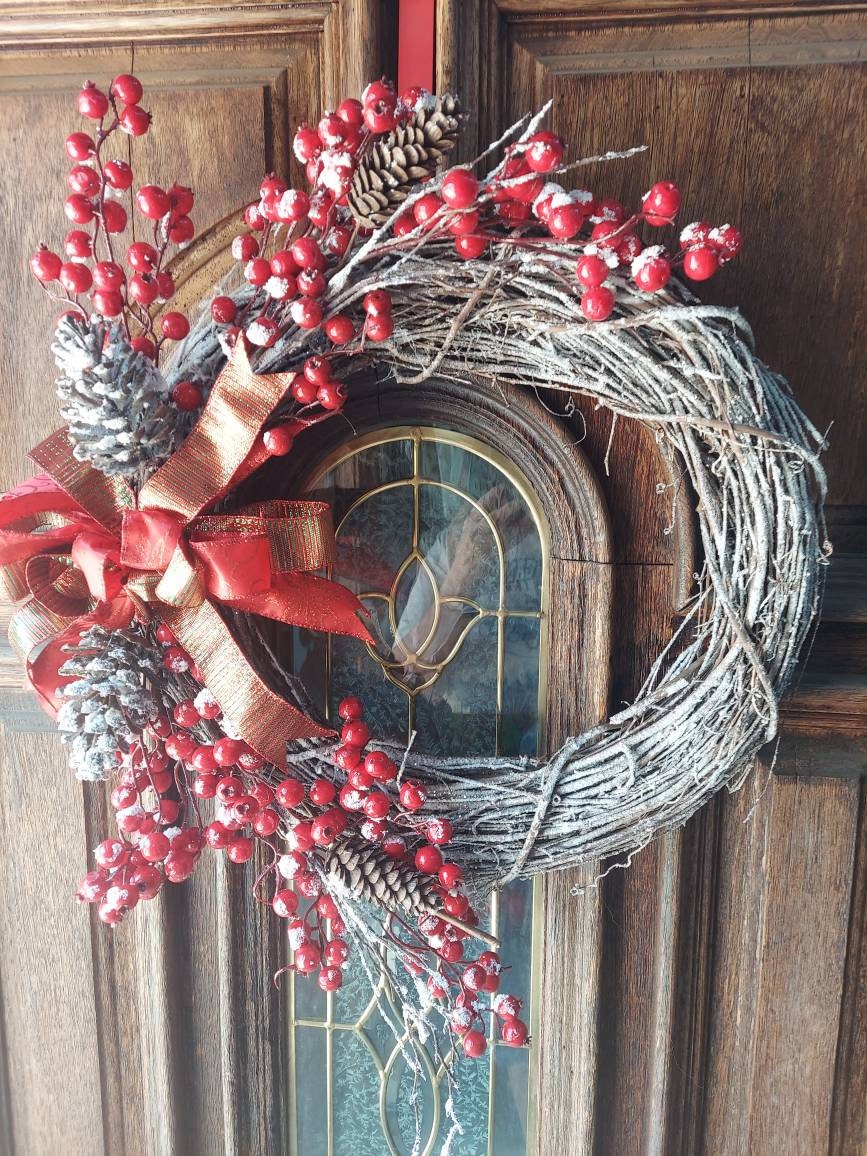 Collections Etc Winter Pine Heart-Shaped Hanging Door Wreath 13.75 x 2.5  x 14