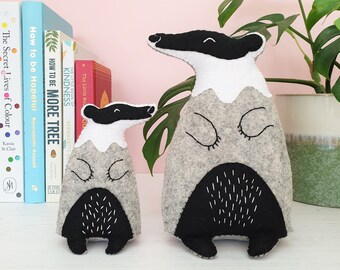 Felt Badger sewing pattern, PDF sewing pattern, woodland animal sewing, badger sewing pattern, felt animal sewing patterns