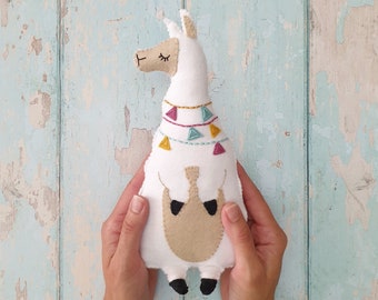 Felt Llama Sewing Kit, Llama craft kit, Beginner sewing kits, felt craft kits