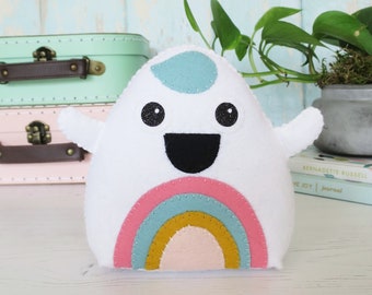 Children's sewing kit, Rainbow Hug, Felt sewing for children, Kids sewing kit, easy sewing for beginners, Rainbow sewing kit, Cute hug toy