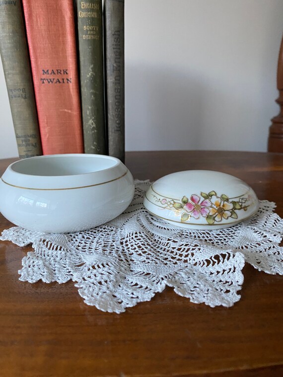 Nippon Hand Painted Powder Trinket Dish with Lid Pink… Gem