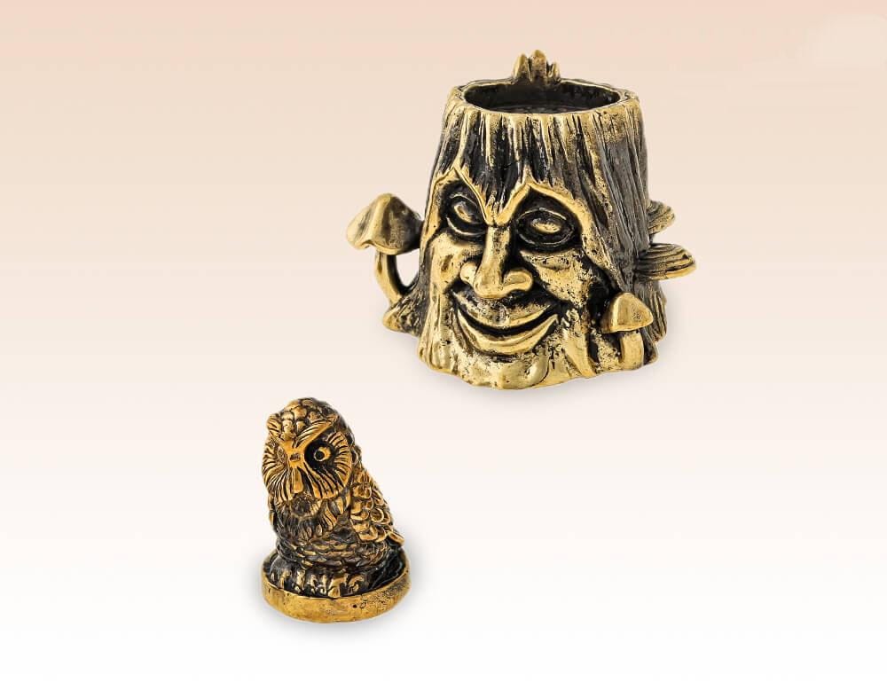 Collectible handmade bronze Sewing thimble: Owl stump with magnet