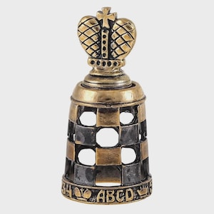 Chess King Bronze Thimble. Handmade Solid Bronze Sewing Tool. Artisan Collectible Thimble. Gift for Chess Player. Magnetic Thimble