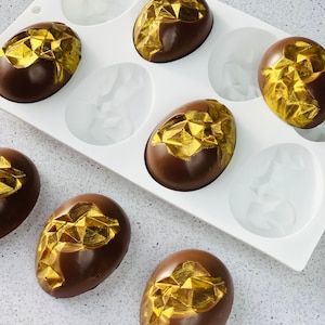 Cracked Egg Silicone Mold - Easter Chocolate, Cakesicle, Candle, Soap