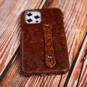Handmade Full leather case iPhone 16e 15 Pro Max 15 Plus 14 Pro Max 14 Plus 12 Pro 13 Pro Max ersonalized Case Embossed leather Light brown