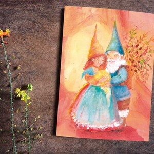 Tarjeta de felicitación con sobre - En blanco - Pareja de gnomos con gnomo bebé - 5x7 pulgadas