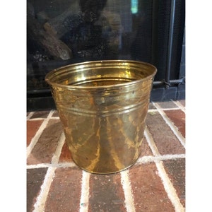 vintage gold large brass pot or planter 6.75 in tall 7.75 in wide