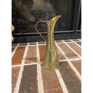 Stunning vintage gold brass pitcher vase 7.75 inch tall