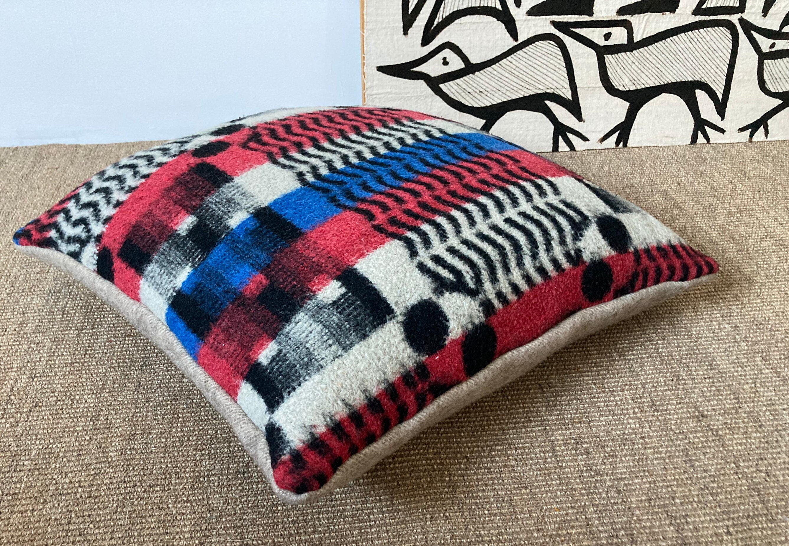 Graphic J - Housse de Coussin en Laine Vintage avec Support Lin Pur Textile Recyclé | 50%