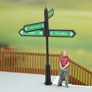 Model Railway Lamppost Sign - OO Gauge Street Signs - 1:76 Hornby Scale Pedestrian Signpost