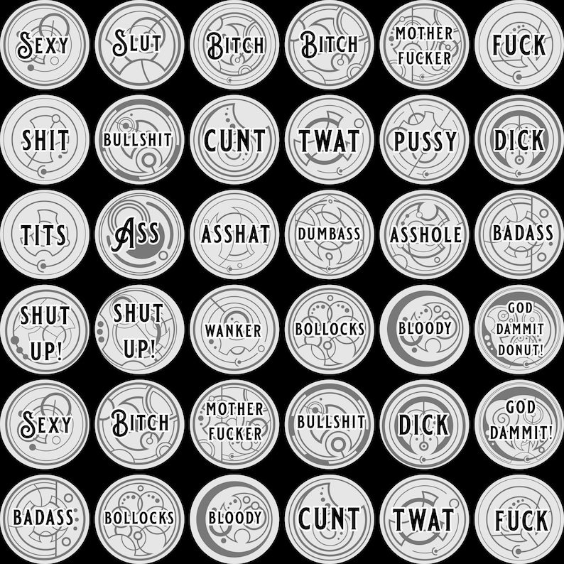 K&ouml;nnte beinhalten: Eine Ansammlung grauer runder Token mit verschiedenen vulg&auml;ren W&ouml;rtern und Phrasen in einer stilisierten Schriftart. Die Token sind vor einem schwarzen Hintergrund angeordnet. Einige der W&ouml;rter sind "Sexy", "Bitch", "Ass" und "Fuck".