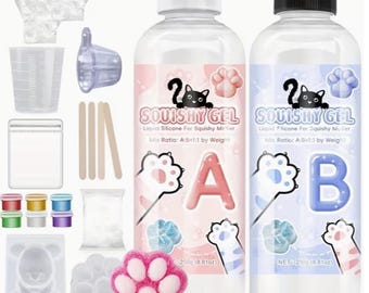 Può includere: Un kit di silicone liquido per creare squishy con due flaconi da 250g etichettati A e B con grafiche di zampe di gatto. Include un misurino, bastoncini per mescolare, guanti, contenitori di pigmenti, uno stampo a orsetto, uno a zampa e un ciondolo.