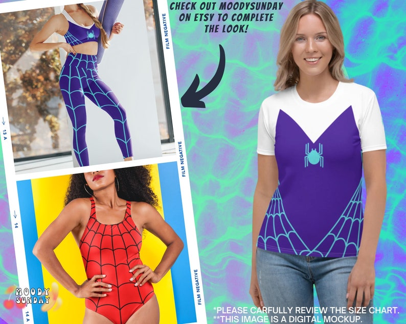 Puede incluir: Una camiseta blanca con un gr&aacute;fico de telara&ntilde;a de ara&ntilde;a p&uacute;rpura y azul. La camiseta tiene un cuello blanco y mangas cortas. El dise&ntilde;o de la telara&ntilde;a presenta una ara&ntilde;a azul en el centro. El texto "CHECK OUT MOODYSUNDAY ON ETSY TO COMPLETE THE LOOK!" es visible en la imagen.