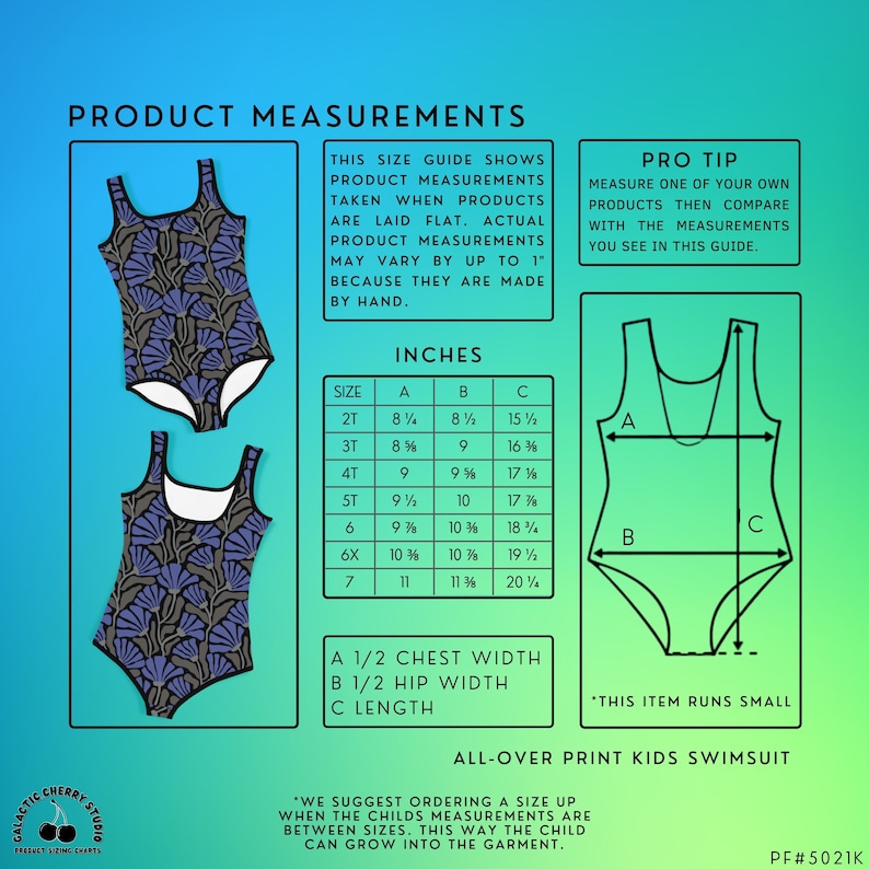 K&ouml;nnte beinhalten: Eine Gr&ouml;&szlig;entabelle f&uuml;r einen Kinder-Badeanzug mit Blumenmuster. Die Tabelle zeigt die Ma&szlig;e f&uuml;r Brustweite, H&uuml;ftweite und L&auml;nge in Zoll. Die Tabelle enth&auml;lt auch einen Profi-Tipp zum Messen eines Kinder-Badeanzugs.