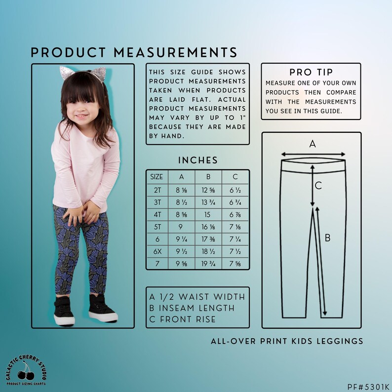 Op de afbeelding: Een maattabel voor kinderleggings met maten in inches. De tabel toont de taillebreedte, de binnenbeenlengte en de voorhoogte voor maten 2T tot en met 7. De tabel bevat ook een professionele tip voor het meten van leggings.