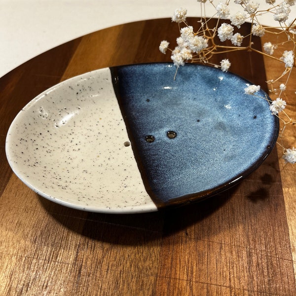 Stoneware soap dish RUSTIC in blue / white or orange / white - minimalist & maritime