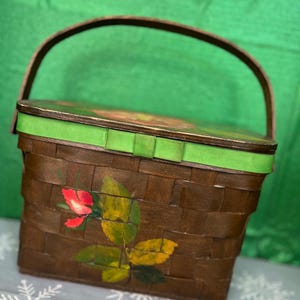 Vintage 1960s or 1970s handpainted pink rose flower basket purse handbag
