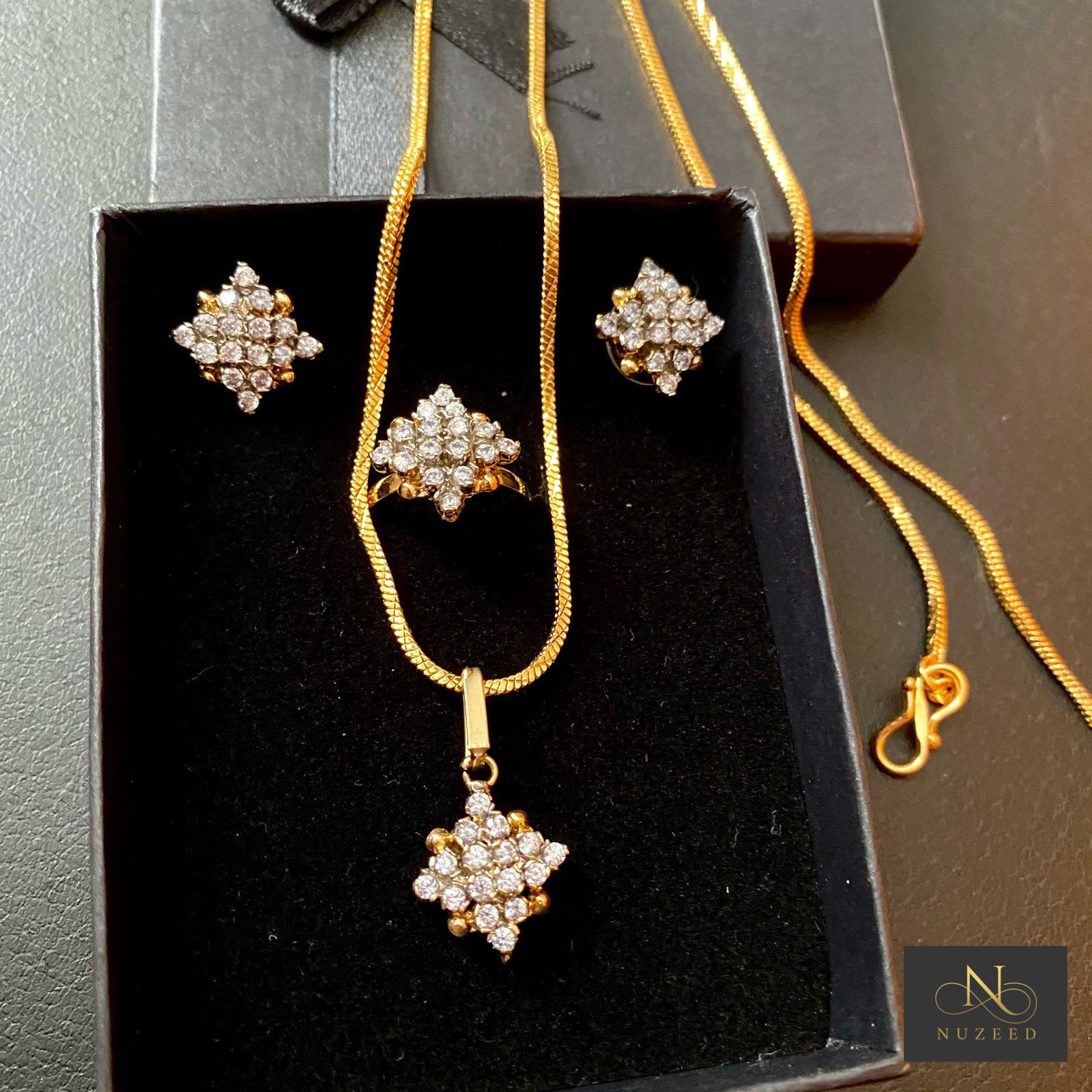 Small diamond pendant set designs sale