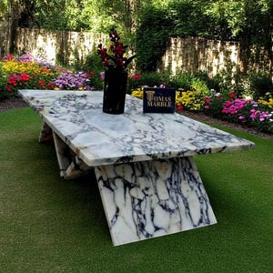 Calacatta-altvioolmarmeren salontafel, handgemaakte natuursteen op maat gemaakte tafel voor woonkamerdecoratie
