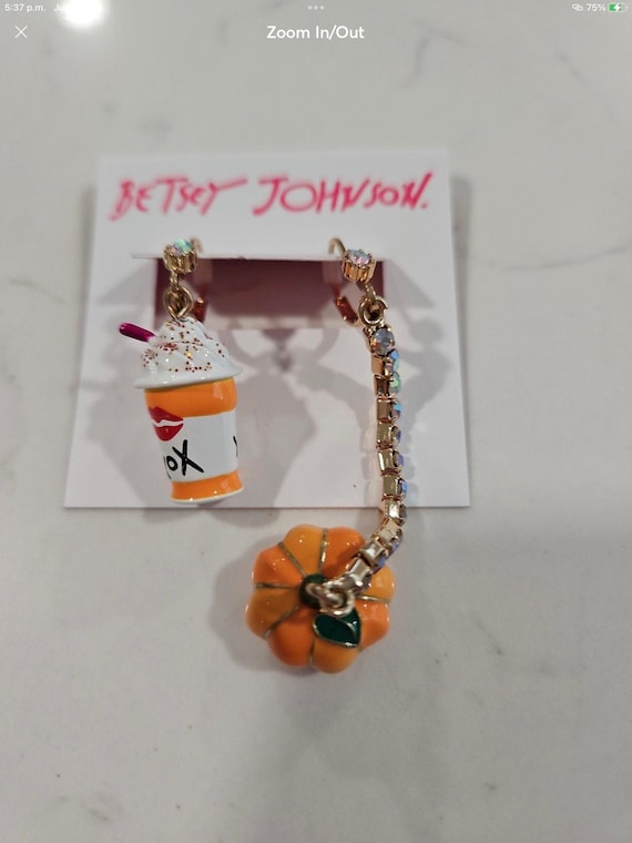 New with tag betsey Johnson cup coffee earrings