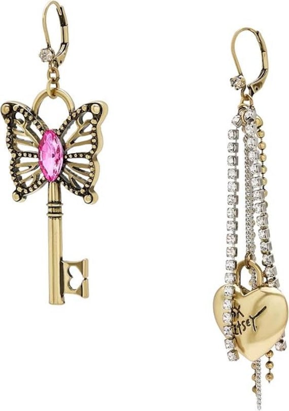 New with tag betsey Johnson earrings key butterfly